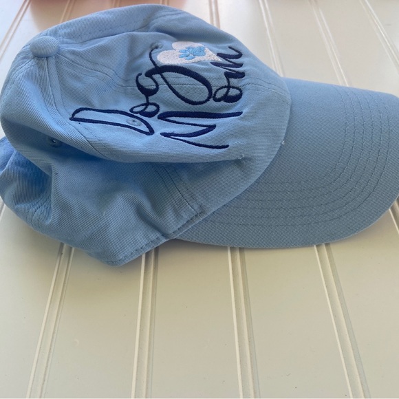 BNWT “DOG MOM” embroidered baseball cap - Picture 6 of 9